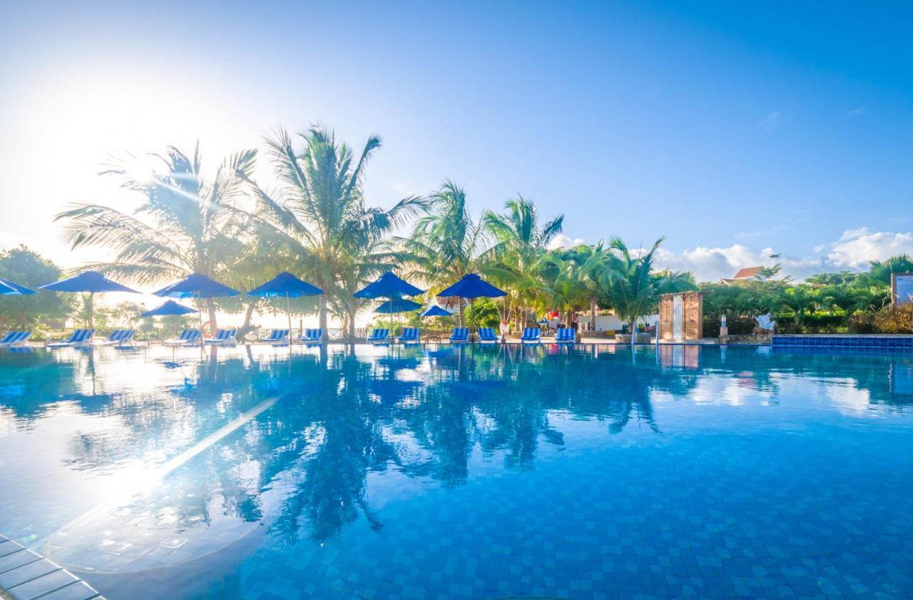 Azao Resort & Spa Pongwe Exterior photo